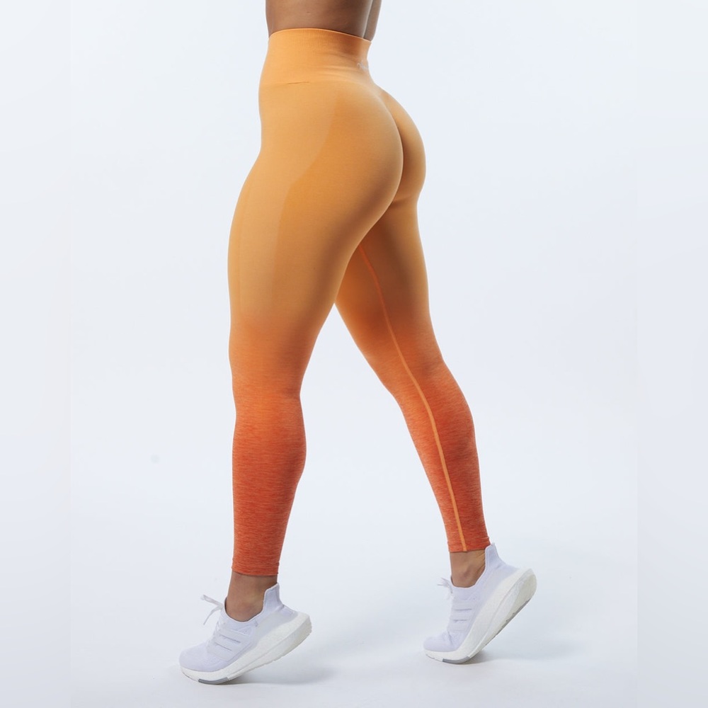 Alphalete OMBRE Amplify orange leggings